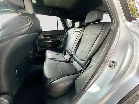 Used 2025 Mercedes-Benz GLC 300 4MATIC image 24