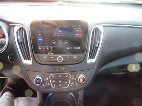Used 2020 Chevrolet Malibu LT FWD image 5
