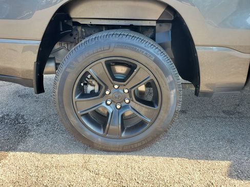 Used 2020 RAM 1500 Big Horn AWD/4WD image 5
