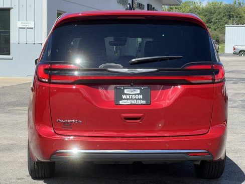 Used 2026 Chrysler Pacifica Select FWD image 39