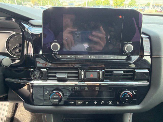 Used 2025 Nissan Pathfinder Rock Creek AWD/4WD image 23
