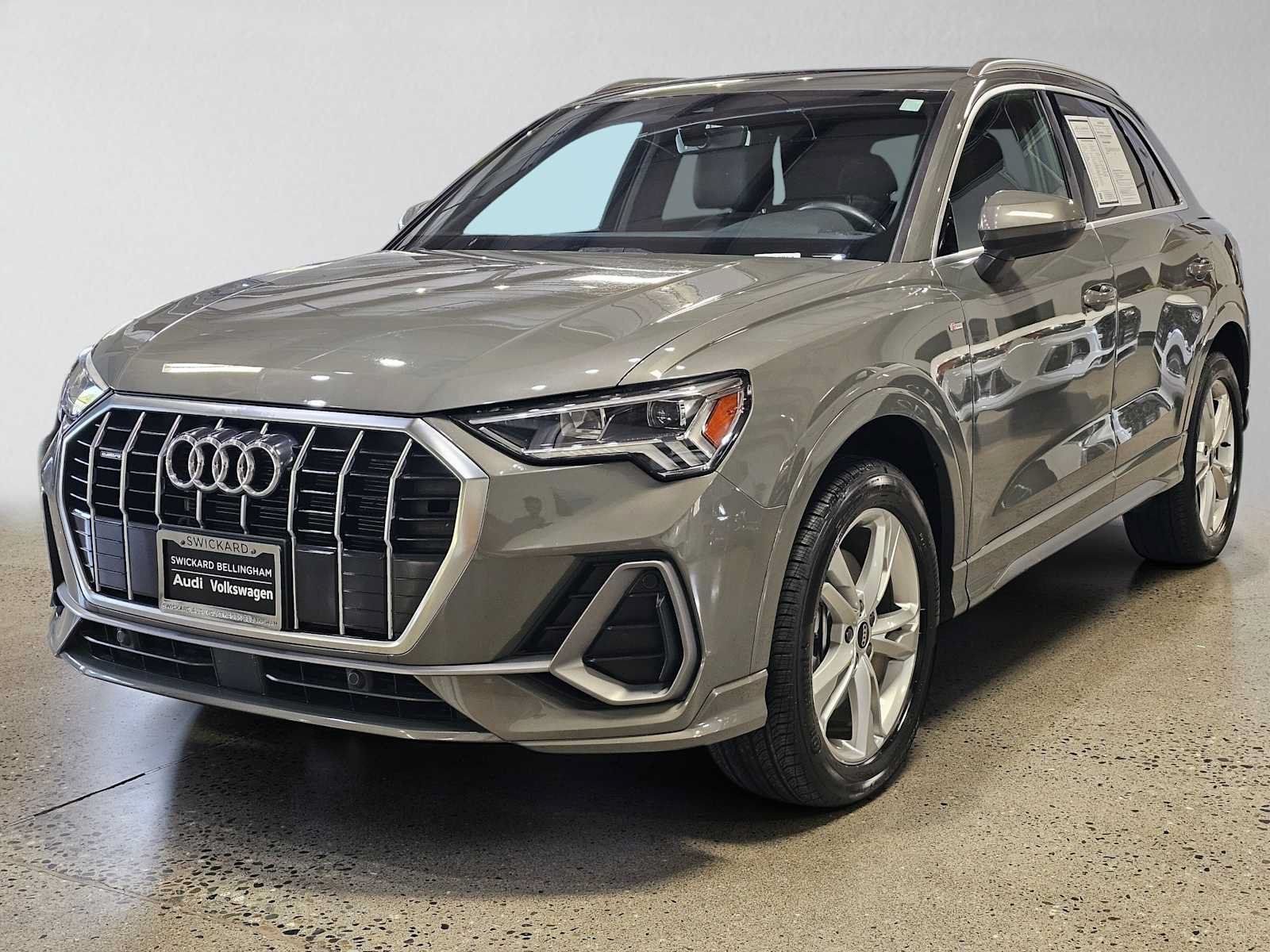 Used 2024 Audi Q3 2.0T Premium w/ Convenience Package AWD/4WD image 7