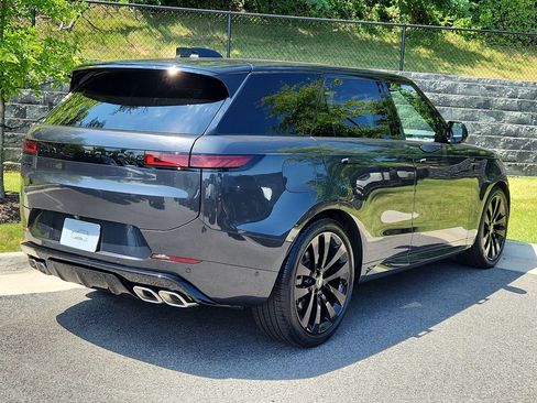 New 2025 Land Rover Range Rover Sport Dynamic SE AWD/4WD image 2