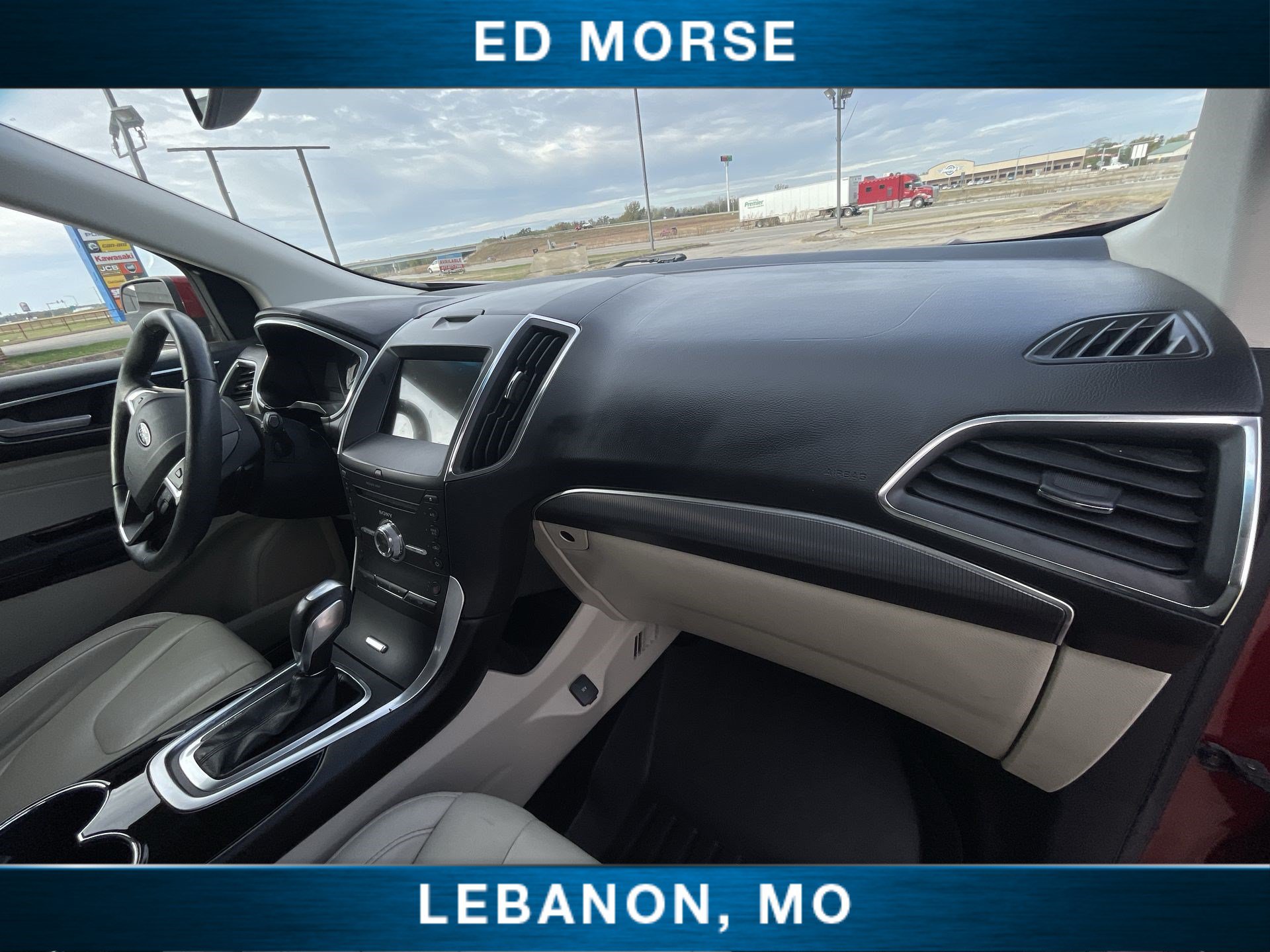 Used 2018 Ford Edge Titanium w/ Cold Weather Package AWD/4WD image 28