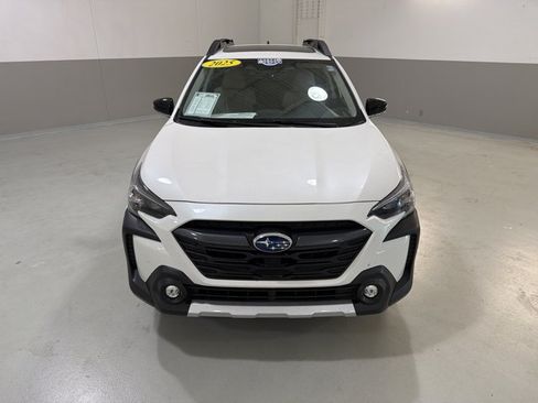 Used 2025 Subaru Outback Limited AWD/4WD image 3