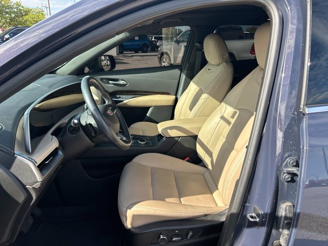 Used 2024 Cadillac XT4 Premium Luxury FWD image 15