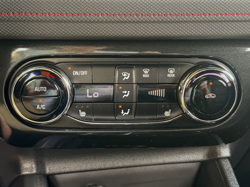 Used 2025 Chevrolet TrailBlazer RS w/ Convenience Package FWD image 14