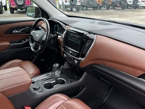 Used 2018 Chevrolet Traverse High Country AWD/4WD image 28
