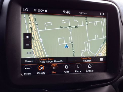 Used 2022 Jeep Renegade Latitude AWD/4WD image 6