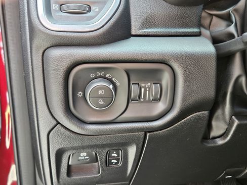 Used 2024 RAM 1500 Laramie image 19