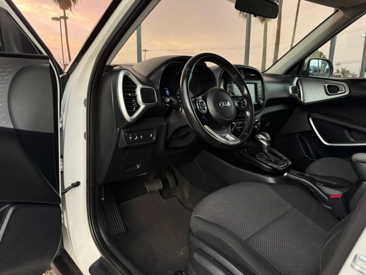 Used 2020 Kia Soul X-Line FWD image 38