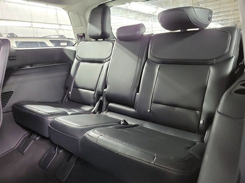 Used 2025 Ford Expedition Platinum image 12