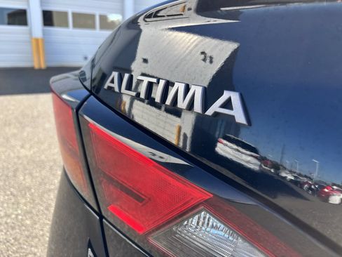 Used 2024 Nissan Altima 2.5 SV AWD/4WD image 11