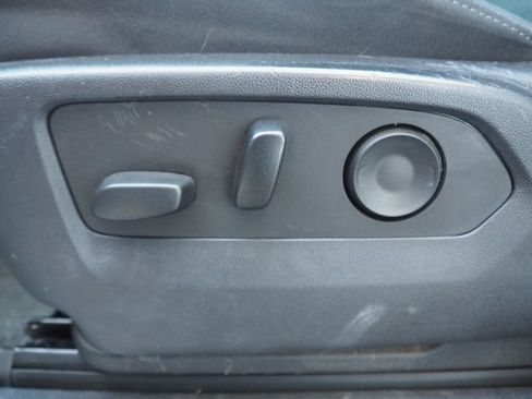 Used 2024 Chevrolet Silverado 2500 LT image 18