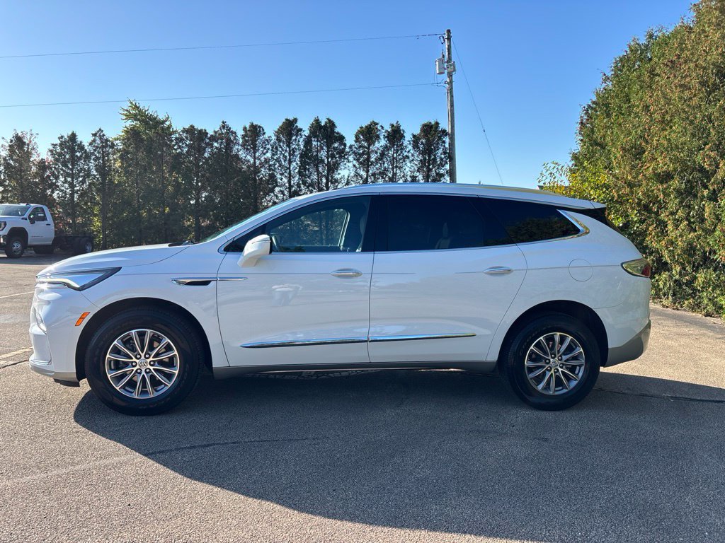 Used 2023 Buick Enclave Essence w/ Trailering Package, 5000 lbs. FWD image 4