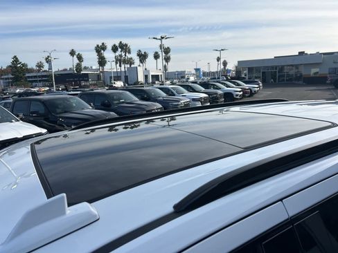 Used 2022 Chevrolet Tahoe Z71 w/ Luxury Package image 20