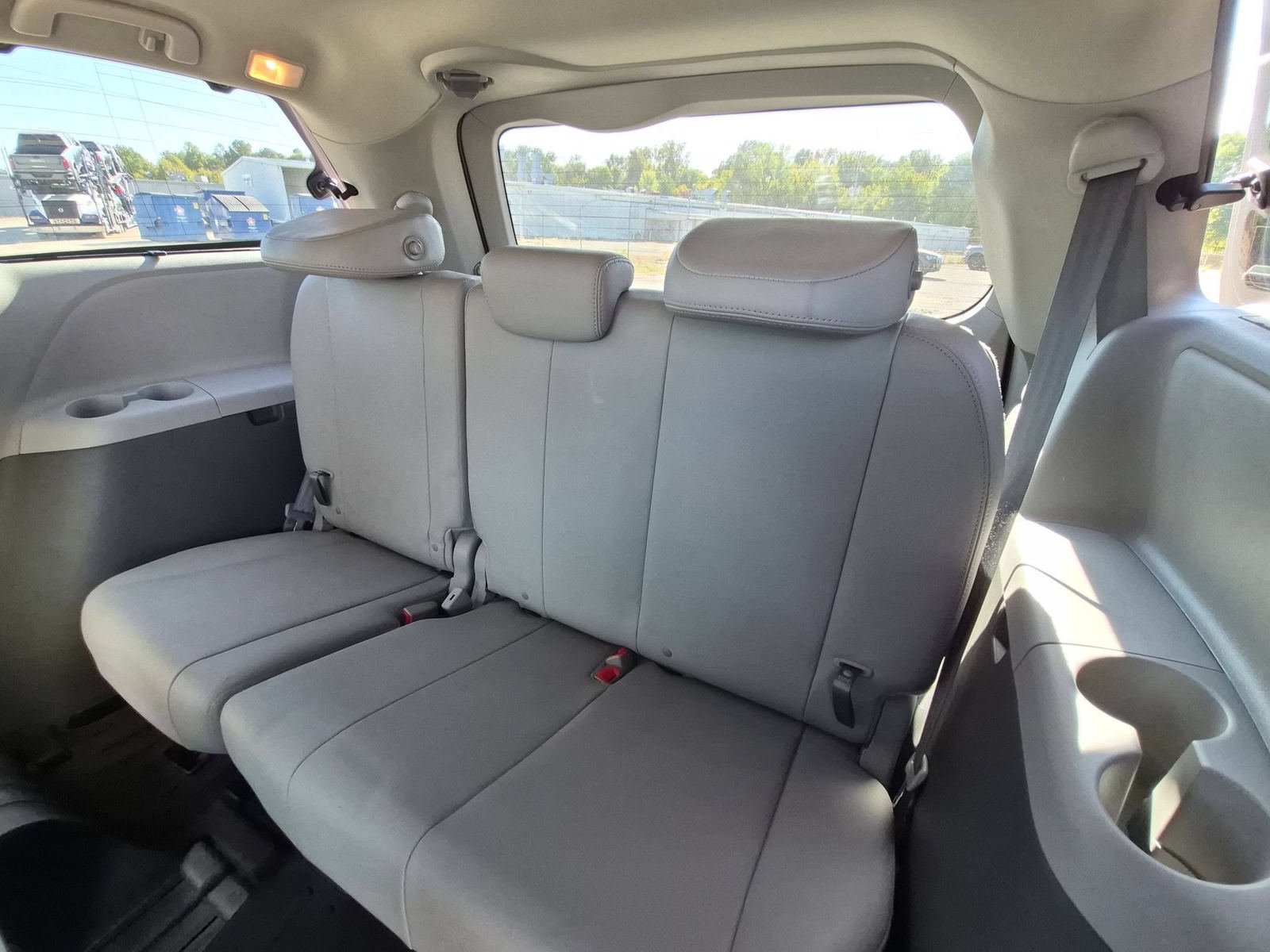 Used 2019 Toyota Sienna XLE w/ XLE Navigation Package FWD image 29