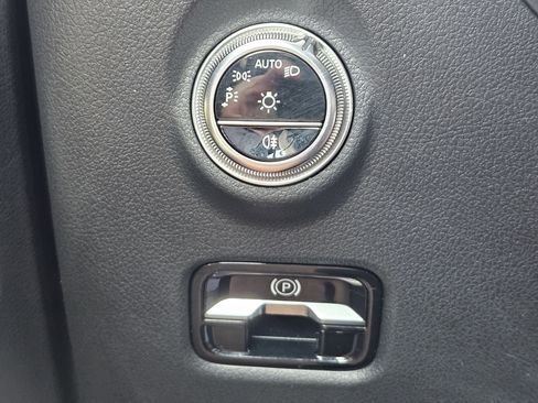 Certified 2025 Mercedes-Benz CLE 300 4MATIC Cabriolet image 23