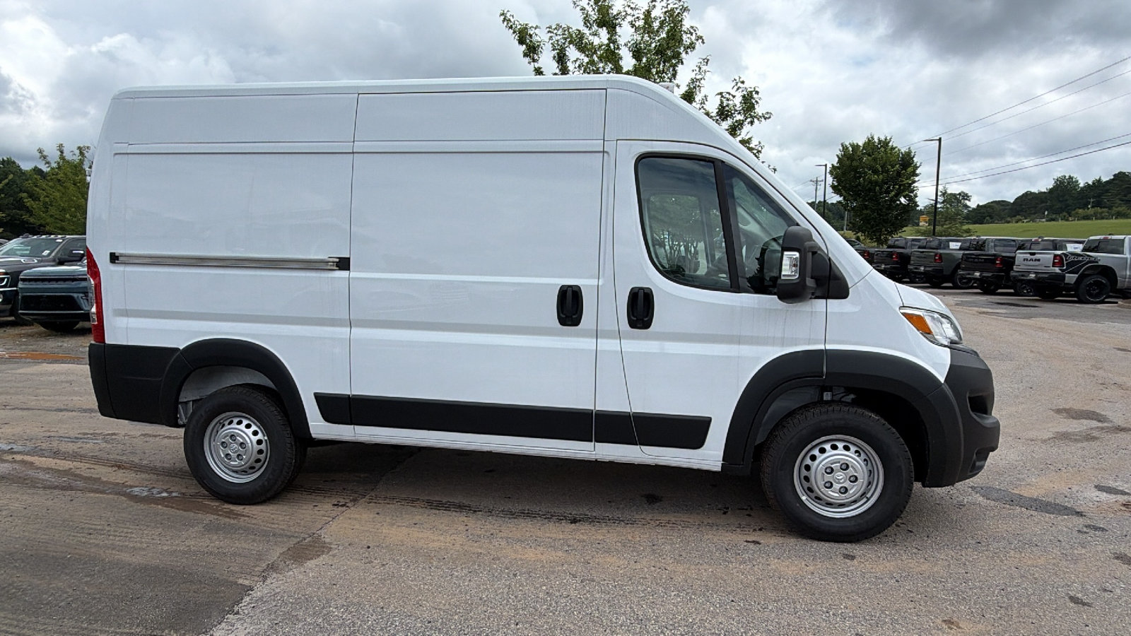 New 2026 RAM ProMaster 2500 w/ Convenience Group FWD image 7