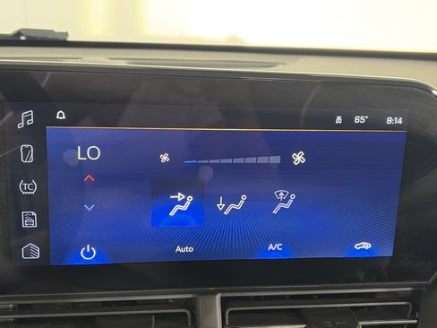 Used 2024 Chevrolet Trax LT w/ LT Convenience Package FWD image 18