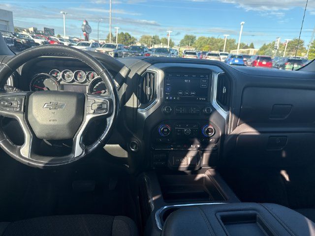 Used 2022 Chevrolet Silverado 1500 RST w/ Max Trailering Package AWD/4WD image 15