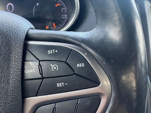 Used 2018 Jeep Grand Cherokee Altitude image 11