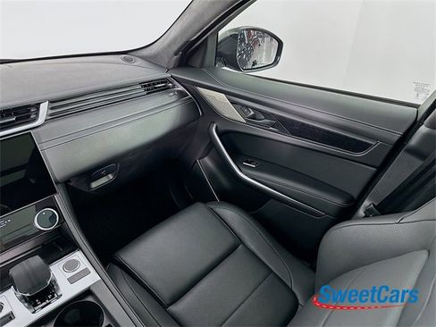 Used 2025 Jaguar F-PACE R-Dynamic S image 35