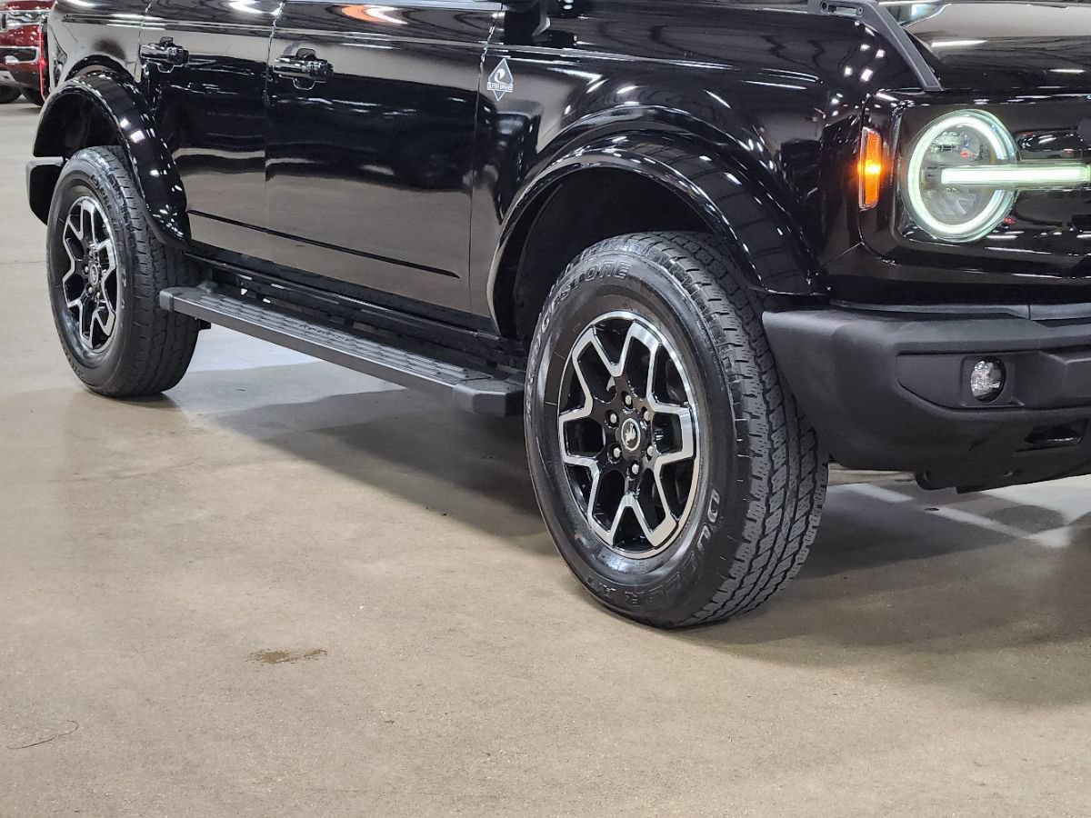 Used 2022 Ford Bronco Outer Banks AWD/4WD image 16
