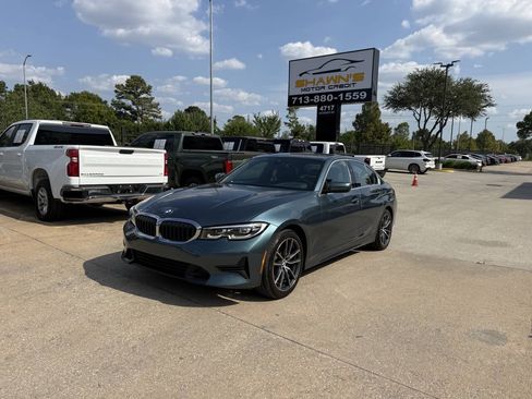 Used 2020 BMW 330i Sedan w/ Premium Package RWD image 3