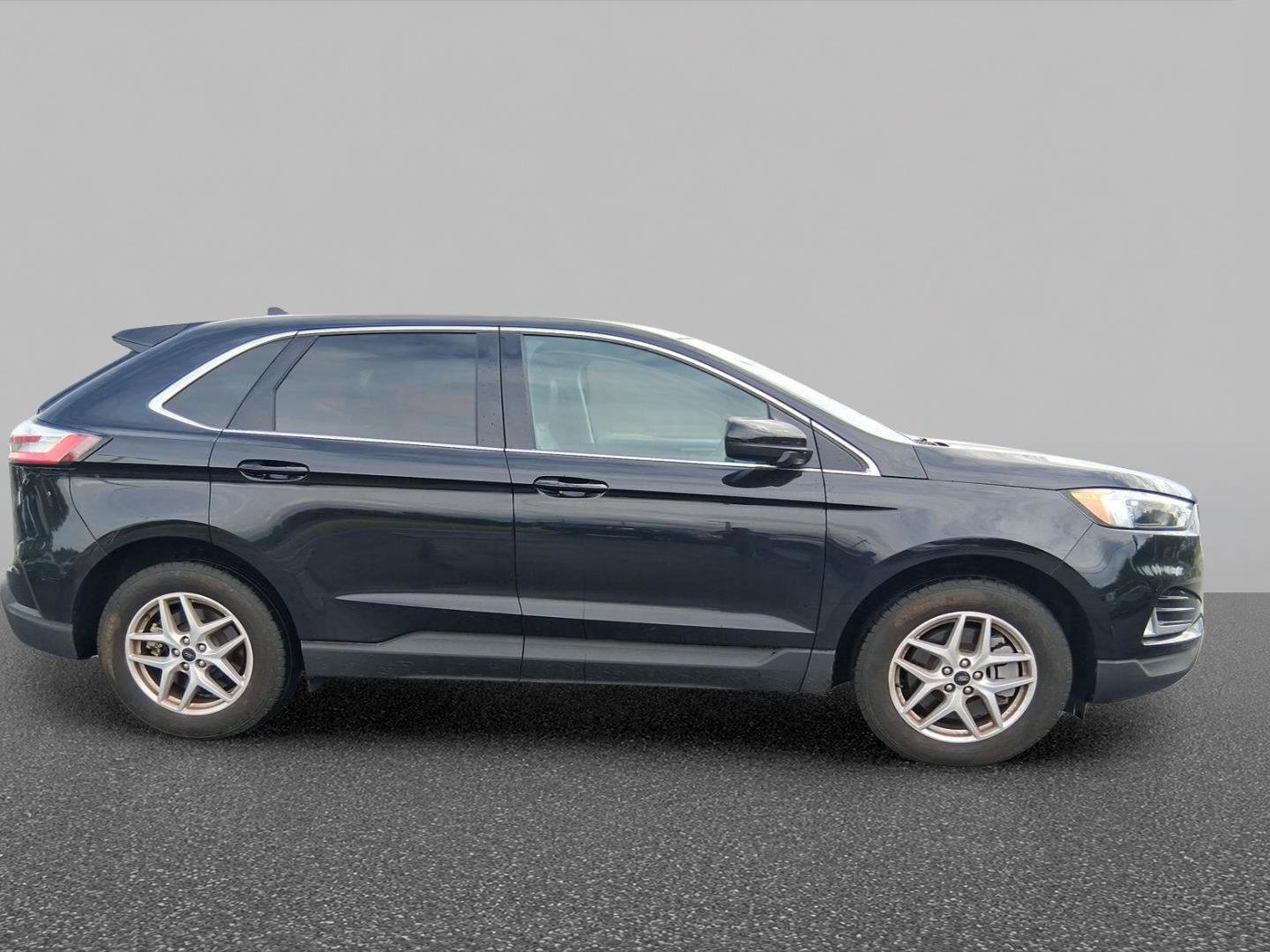 Used 2023 Ford Edge SEL w/ Convenience Package AWD/4WD image 4