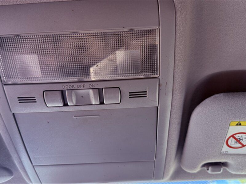 Used 2004 Toyota Prius FWD image 22
