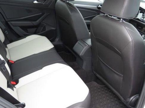 Used 2019 Volkswagen Jetta R-Line image 17