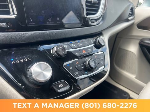 Used 2018 Chrysler Pacifica Touring-L w/ Advanced Safetytec Group FWD image 30