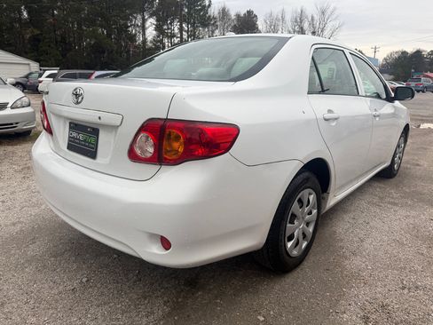 Used 2009 Toyota Corolla LE image 3