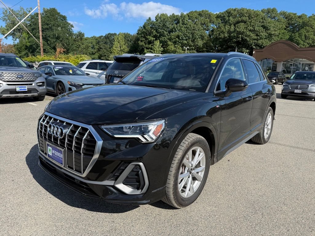 Used 2023 Audi Q3 2.0T Premium Plus w/ Premium Plus Package AWD/4WD image 2