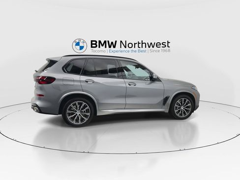 Used 2026 BMW X5 xDrive40i w/ M Sport Package AWD/4WD image 4