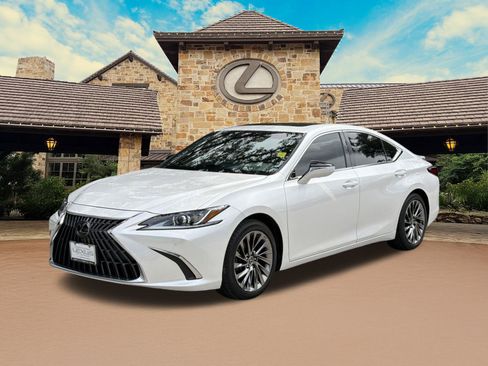 Certified 2024 Lexus ES 300h w/ Technology Package FWD image 4