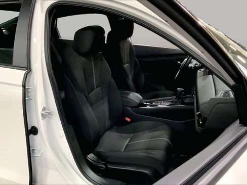 Used 2025 Honda Accord Sport image 9