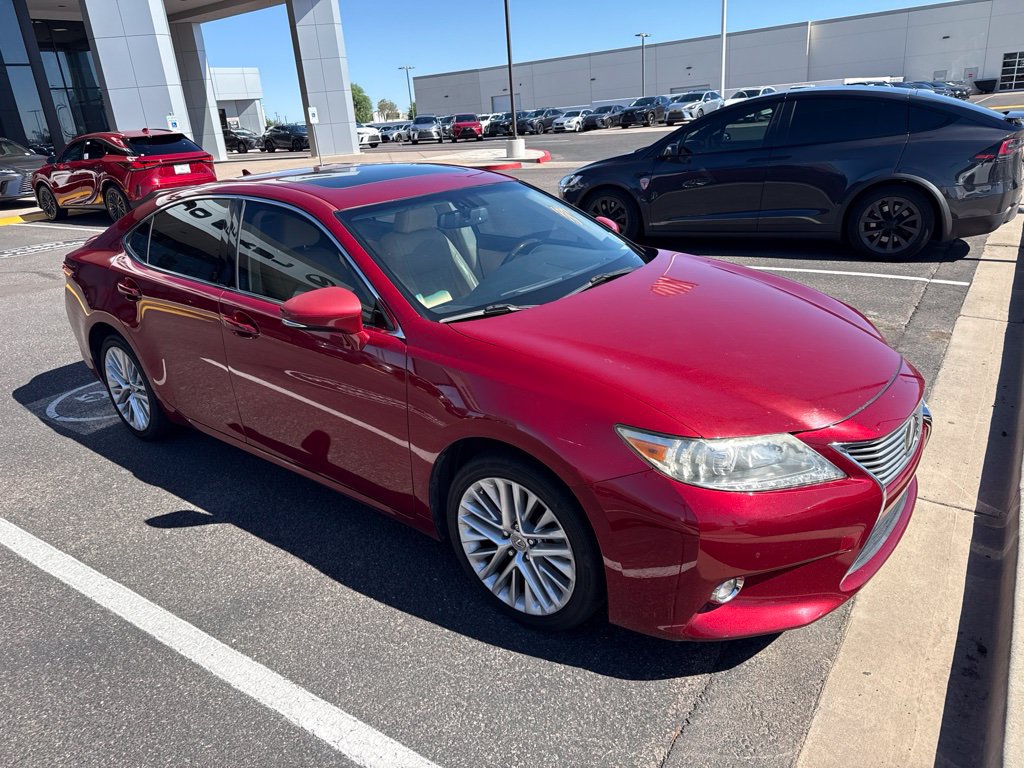 Used 2014 Lexus ES 350 w/ Luxury Package FWD image 3