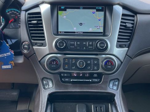 Used 2018 Chevrolet Suburban Premier AWD/4WD image 12