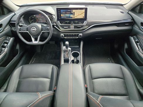 Used 2023 Nissan Altima 2.5 SR w/ SR Premium Package image 17