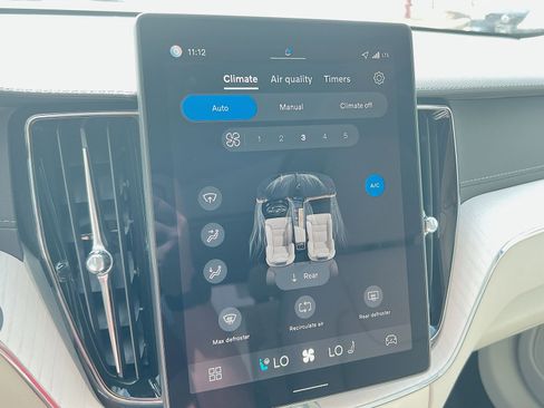 New 2026 Volvo XC60 B5 Ultra w/ Climate Package image 21