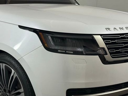 Certified 2023 Land Rover Range Rover SE image 15