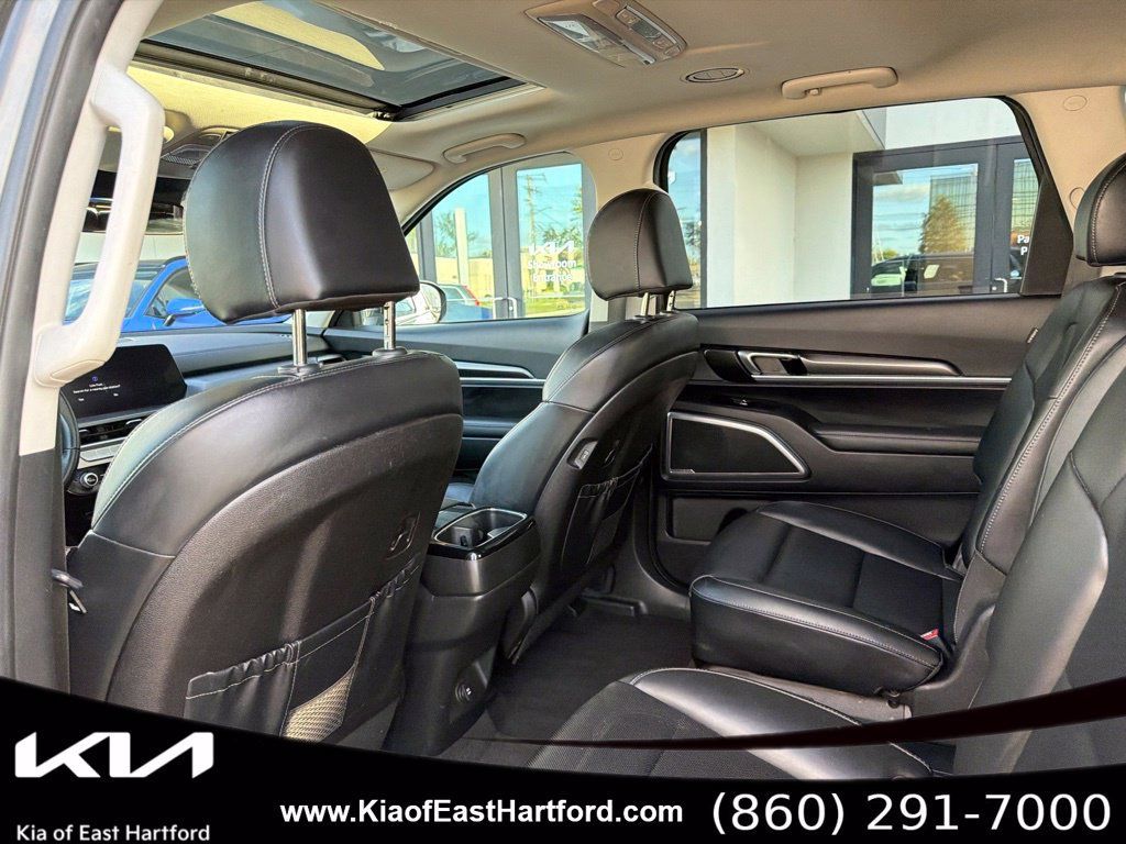 Certified 2024 Kia Telluride S w/ S Sunroof Package AWD/4WD image 19
