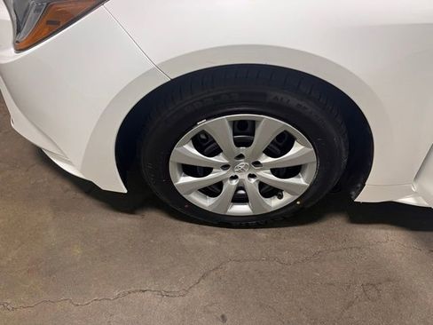 Used 2023 Toyota Corolla LE image 29