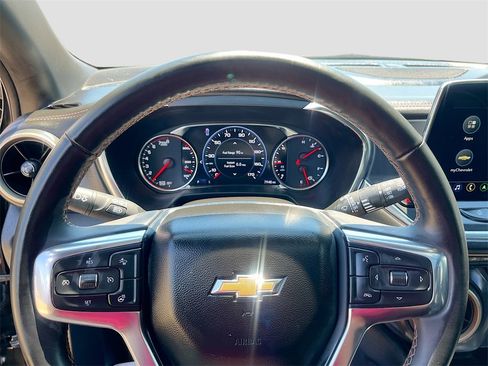 Used 2024 Chevrolet Blazer Premier image 11