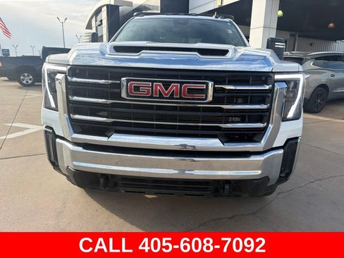 Used 2024 GMC Sierra 2500 SLE AWD/4WD image 8