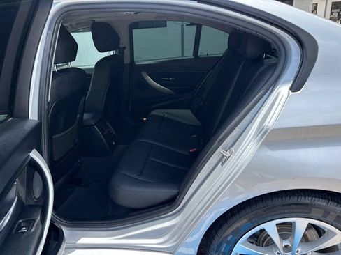 Used 2018 BMW 320i Sedan RWD image 18