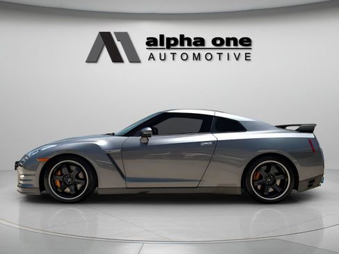 Used 2013 Nissan GT-R Black Edition AWD/4WD image 16