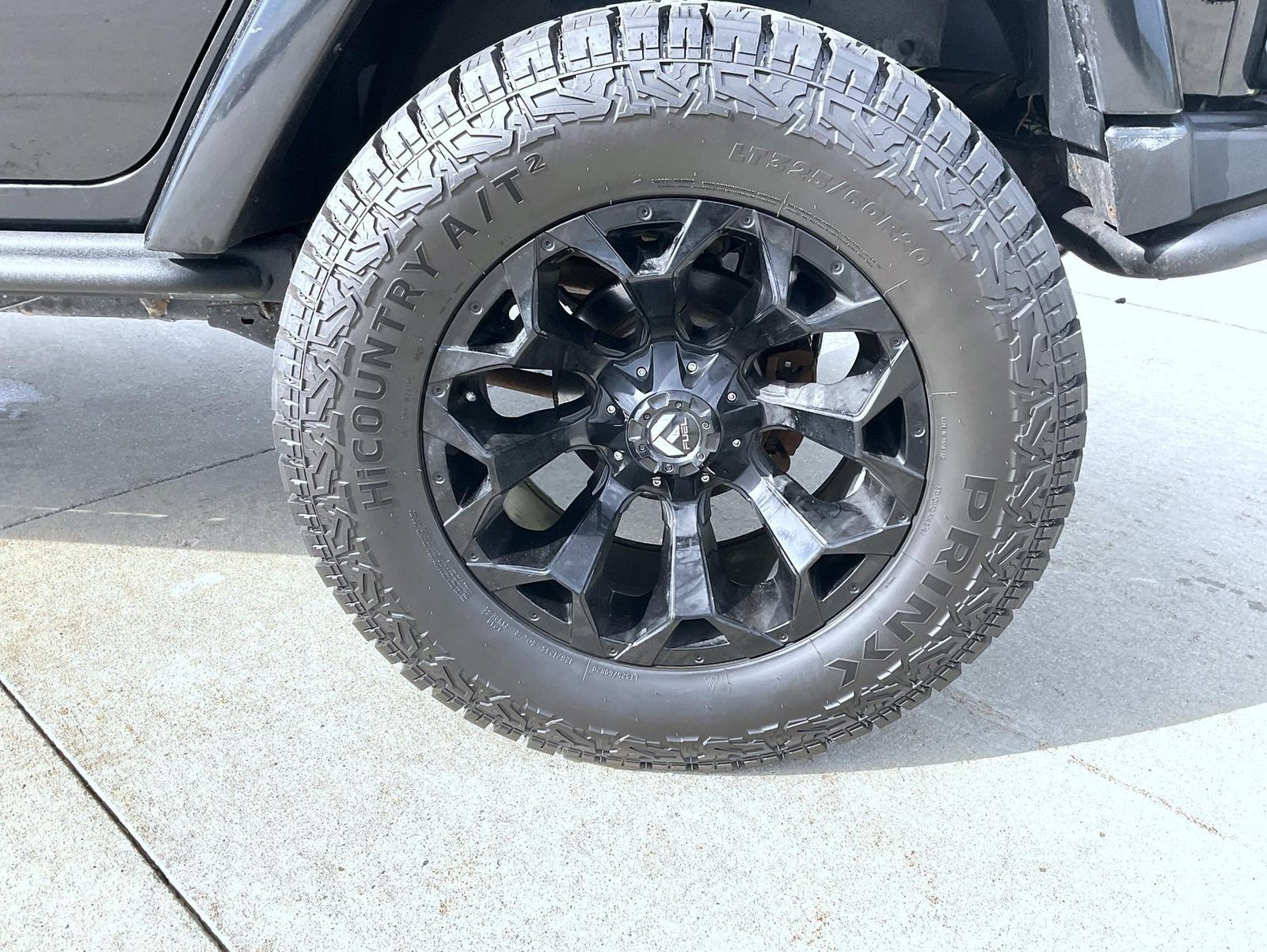 Used 2017 Jeep Wrangler Unlimited Sahara AWD/4WD image 22